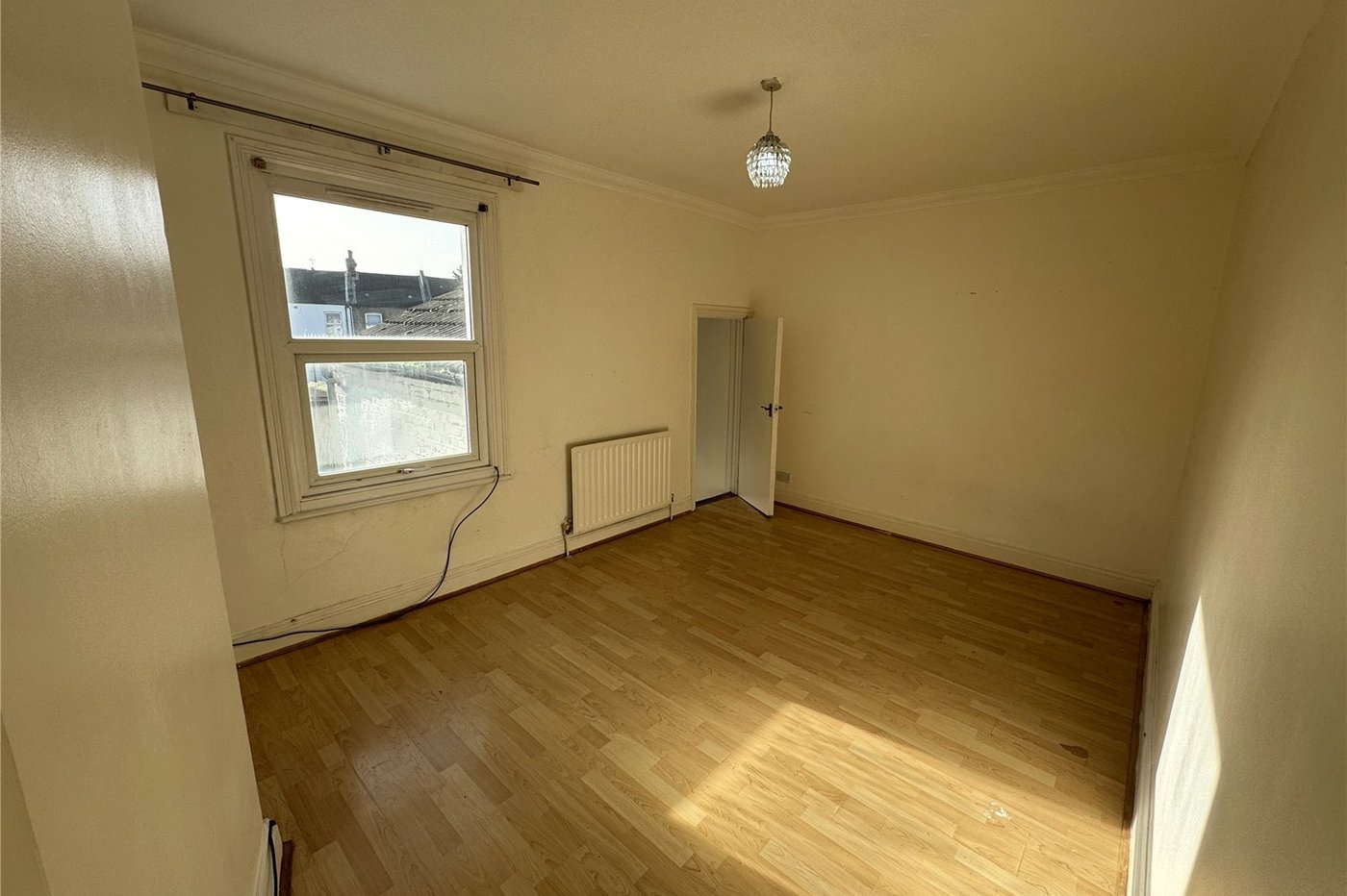 3 bedroom house for sale in London | Robinson Jackson