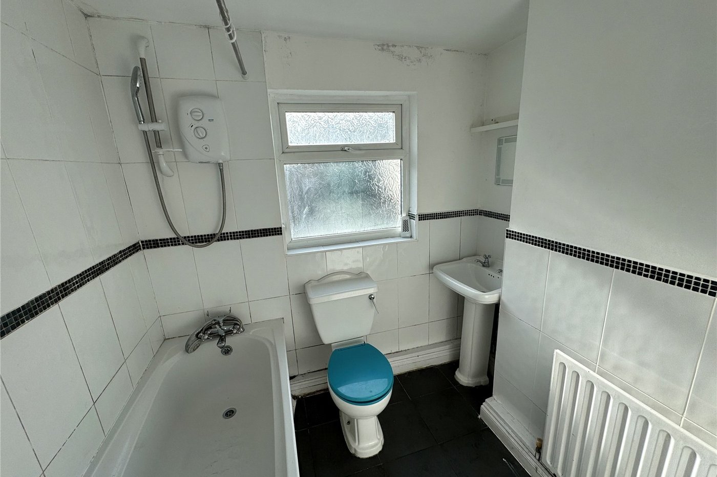 3 bedroom house for sale in London | Robinson Jackson