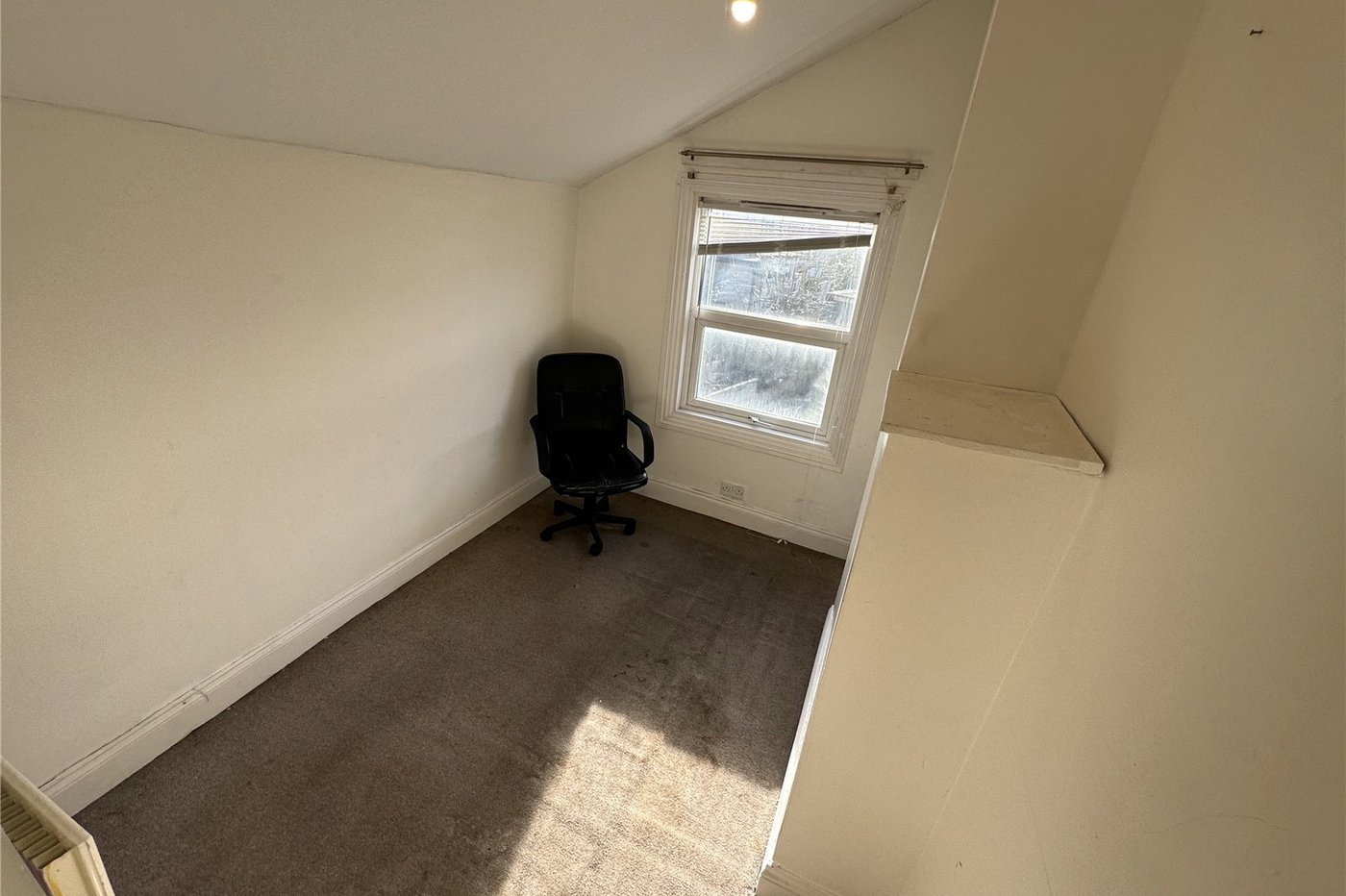 3 bedroom house for sale in London | Robinson Jackson