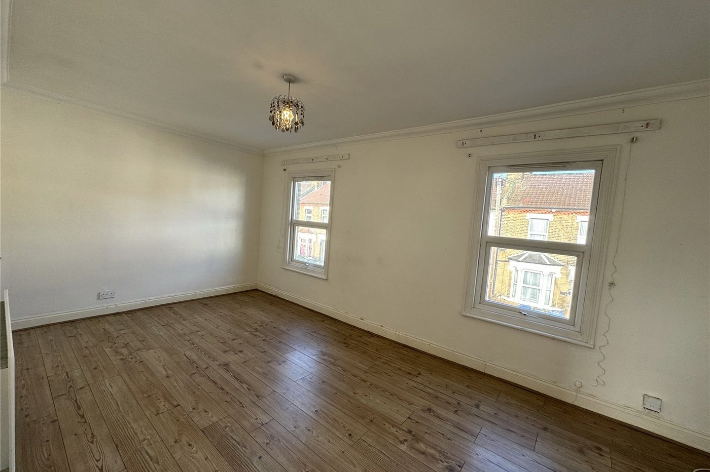 3 bedroom house for sale in London | Robinson Jackson