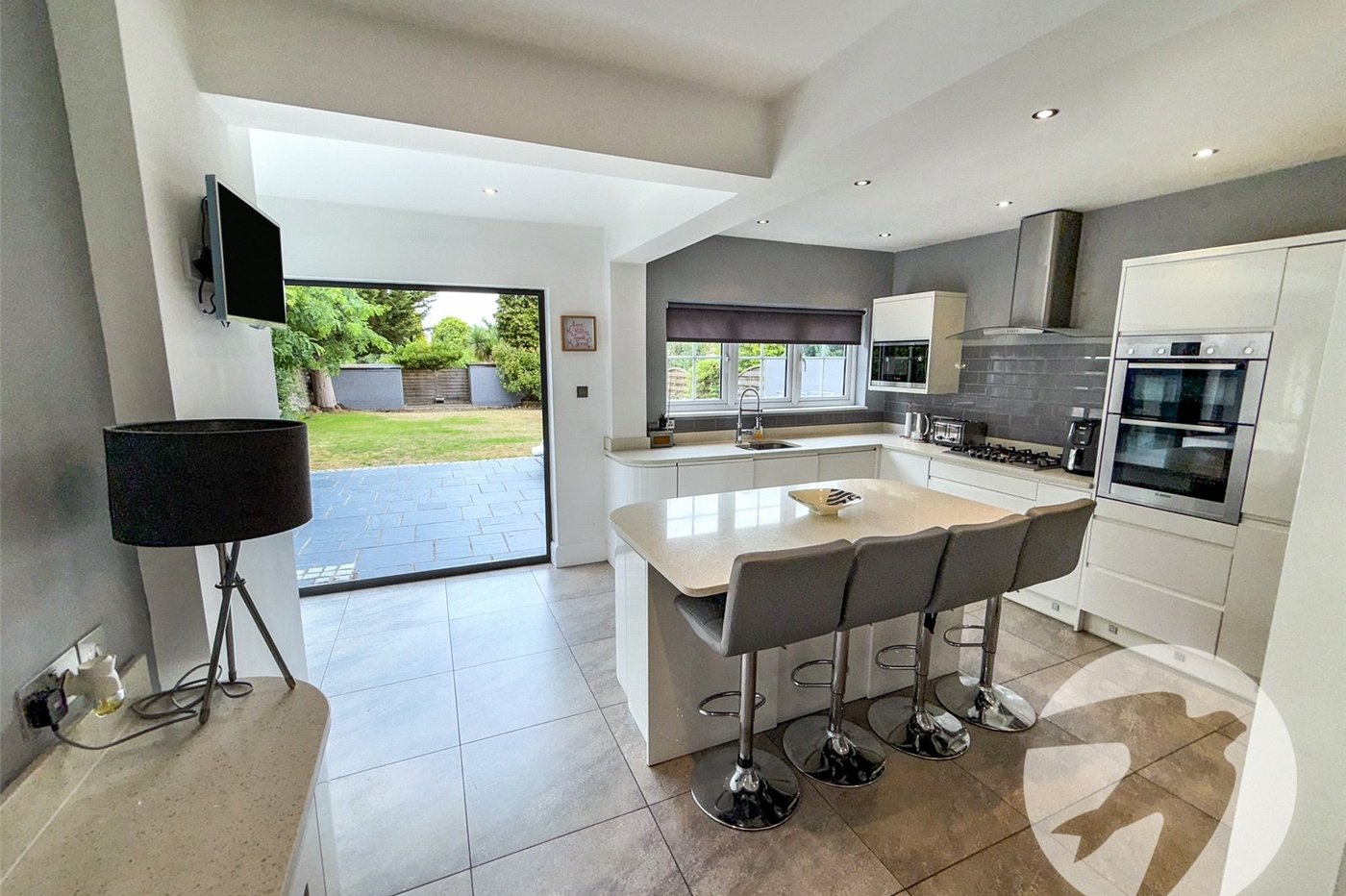 4 bedroom house for sale in Eltham Heights | Robinson Jackson