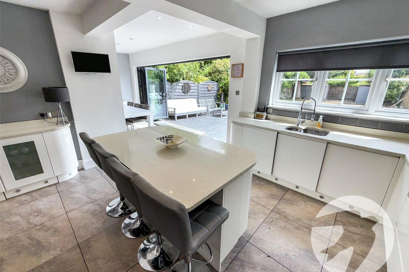 4 bedroom house for sale in Eltham Heights | Robinson Jackson