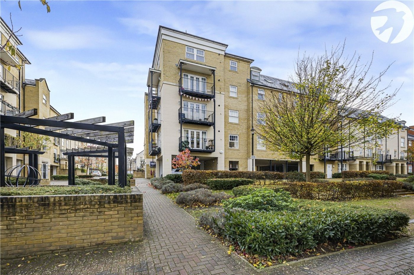 2 bedroom property for sale in Bromley | Robinson Jackson