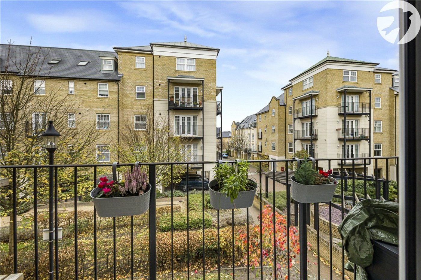 2 bedroom property for sale in Bromley | Robinson Jackson