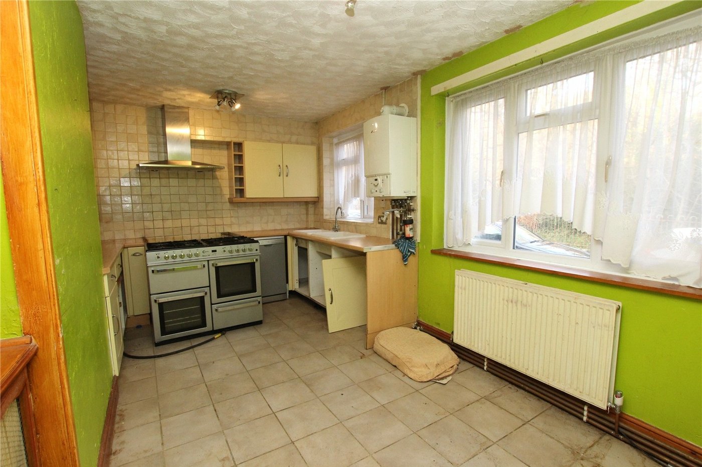 4 bedroom house for sale in Plumstead Common | Robinson Jackson