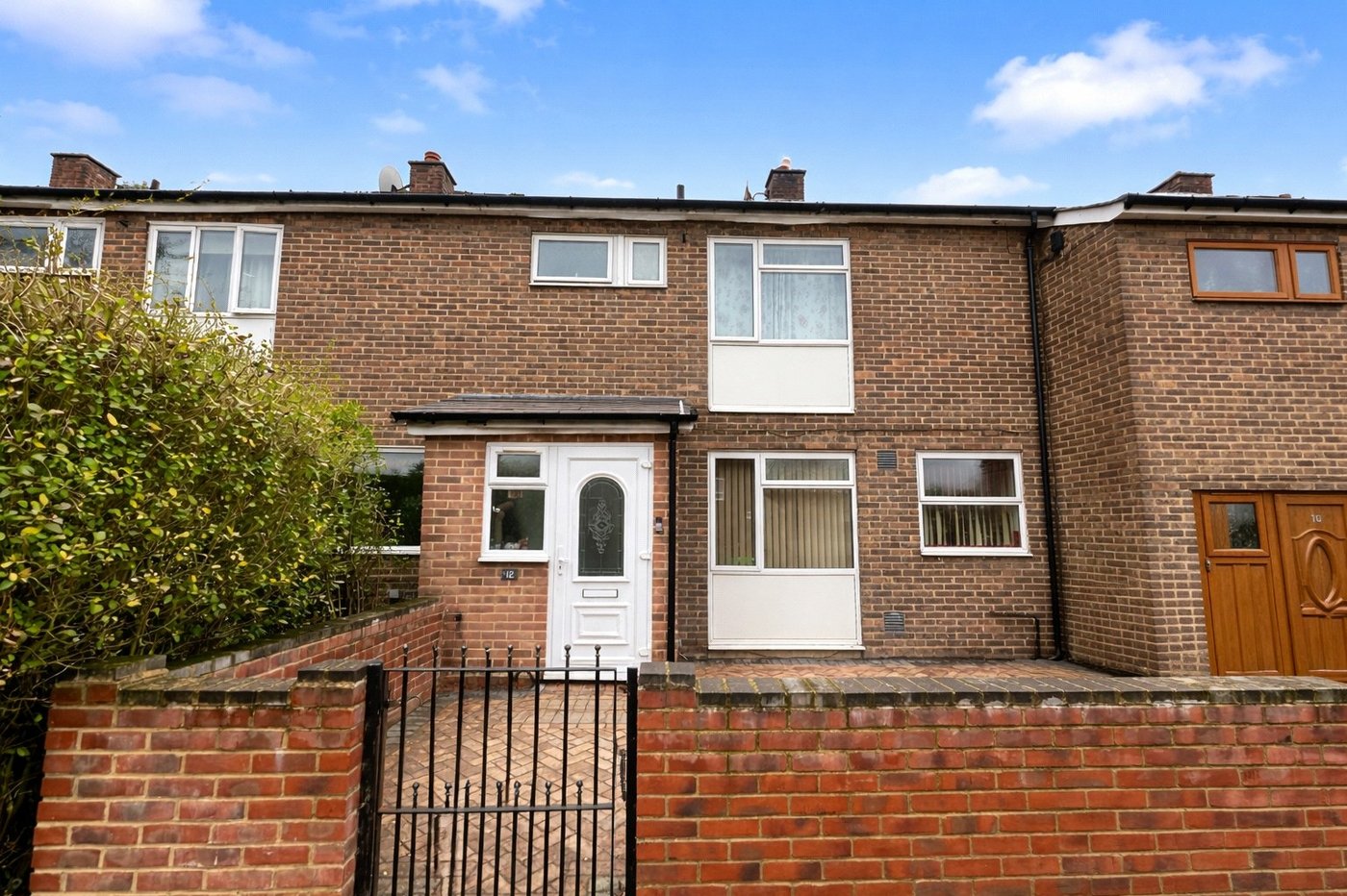 3 bedroom house for sale in London | Robinson Jackson