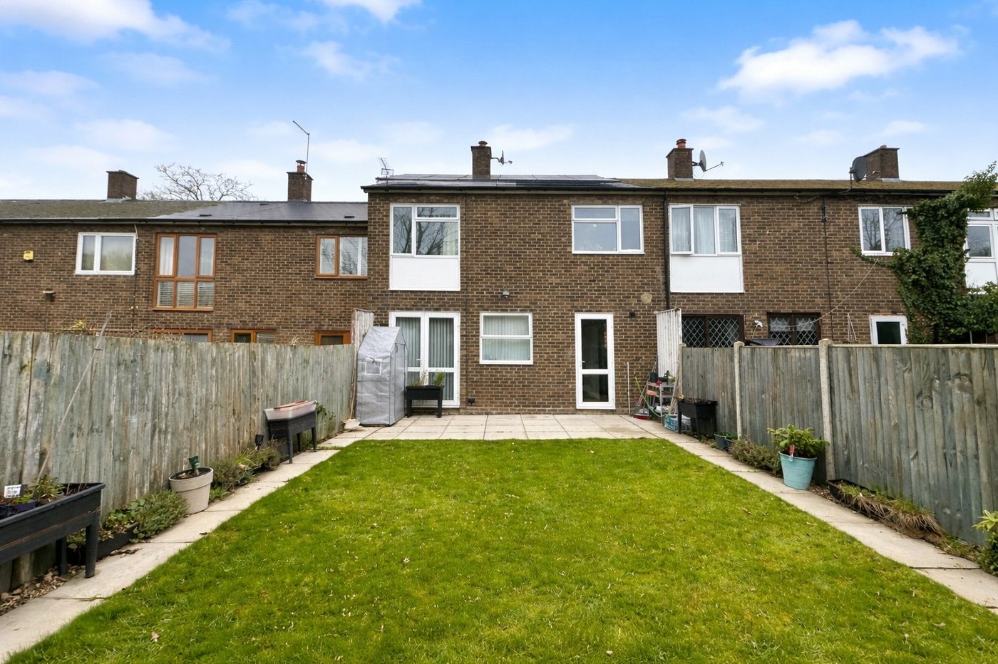 3 bedroom house for sale in London | Robinson Jackson