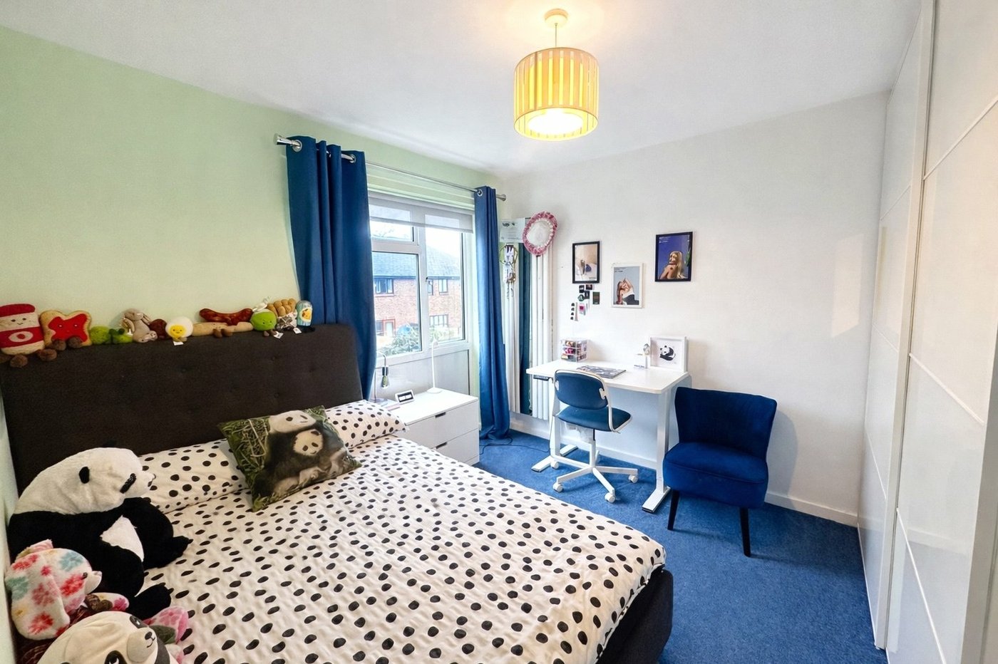 3 bedroom house for sale in London | Robinson Jackson