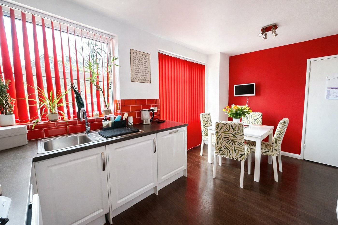 3 bedroom house for sale in London | Robinson Jackson