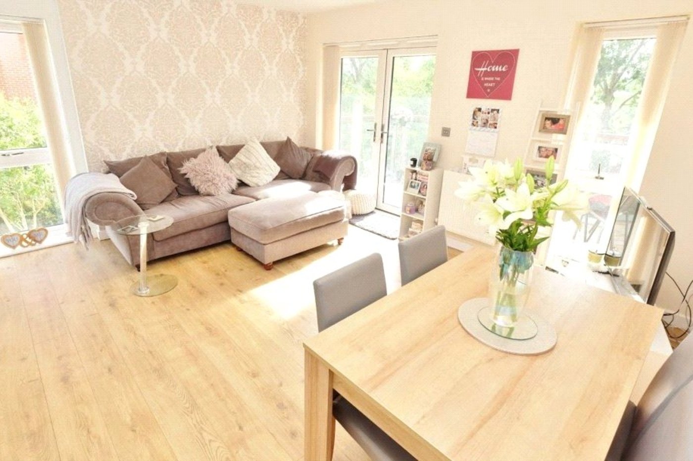 2 bedroom property for sale in St Mary Cray | Robinson Jackson