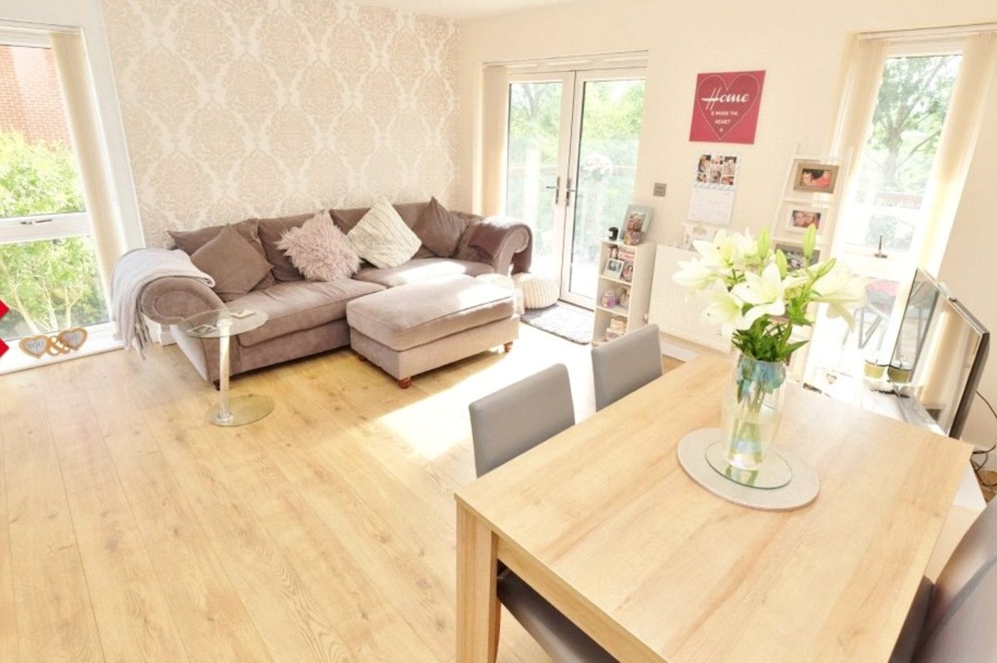 2 bedroom property for sale in St Mary Cray | Robinson Jackson