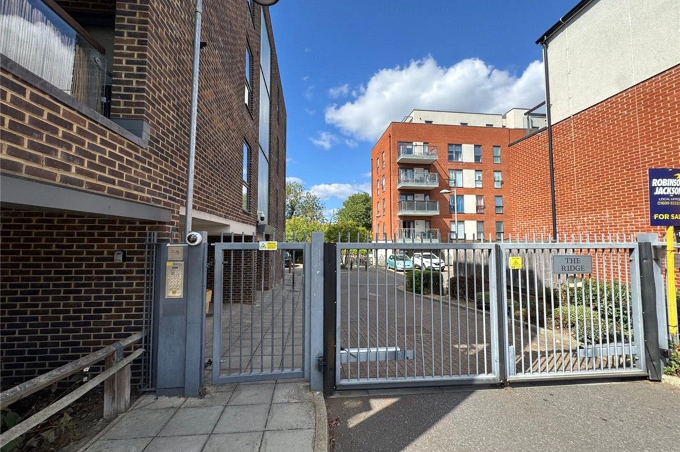 2 bedroom property for sale in St Mary Cray | Robinson Jackson