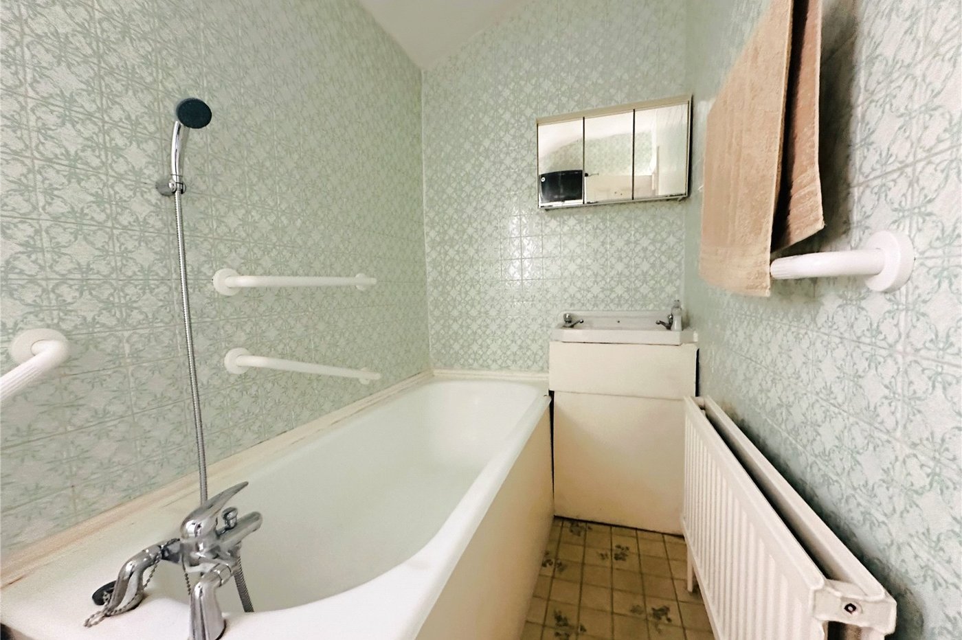 3 bedroom house for sale in London | Robinson Jackson