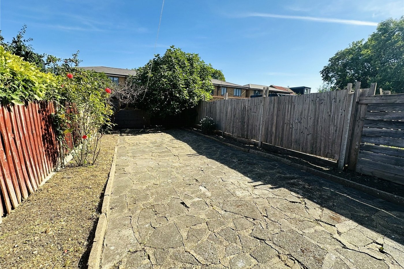 3 bedroom house for sale in London | Robinson Jackson