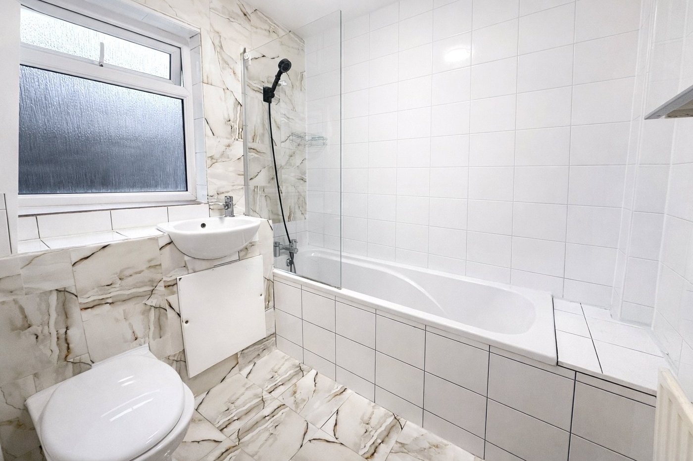 2 bedroom property for sale in London | Robinson Jackson