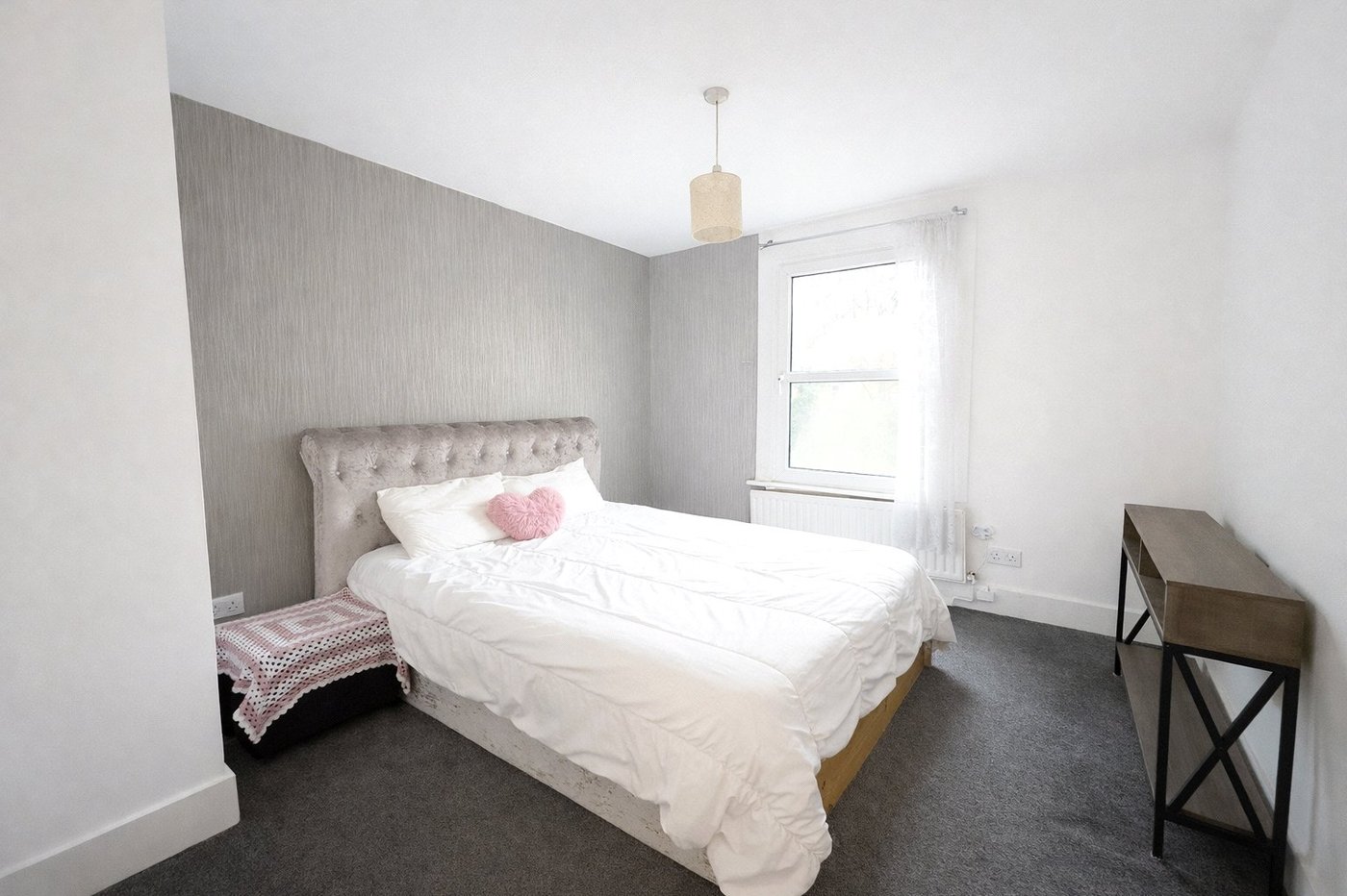 2 bedroom property for sale in London | Robinson Jackson