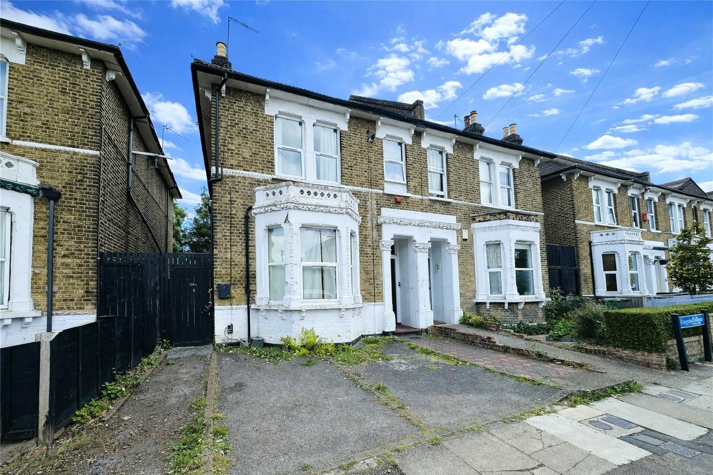 2 bedroom property for sale in London | Robinson Jackson