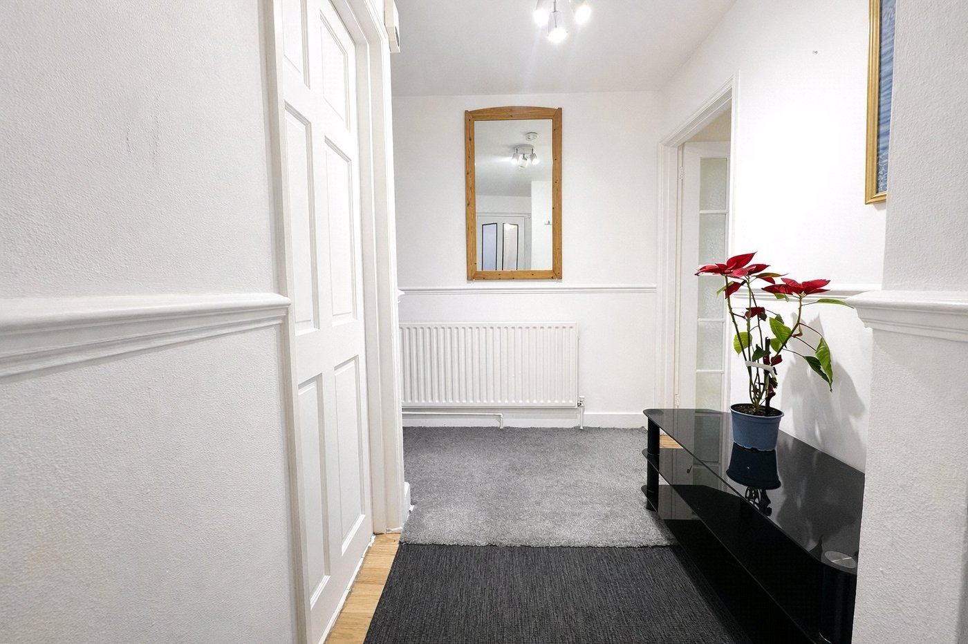 2 bedroom property for sale in London | Robinson Jackson