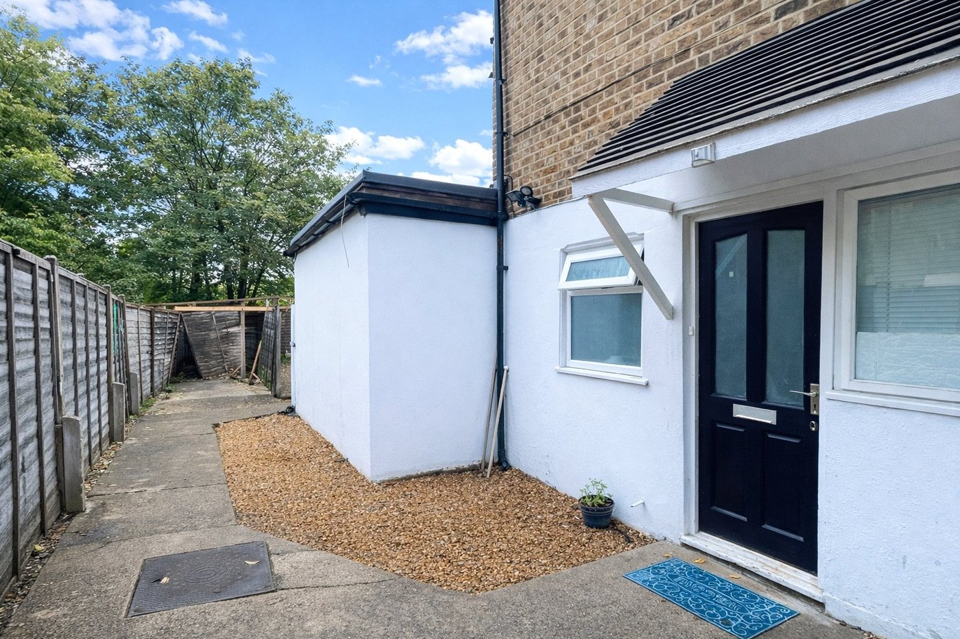 2 bedroom property for sale in London | Robinson Jackson