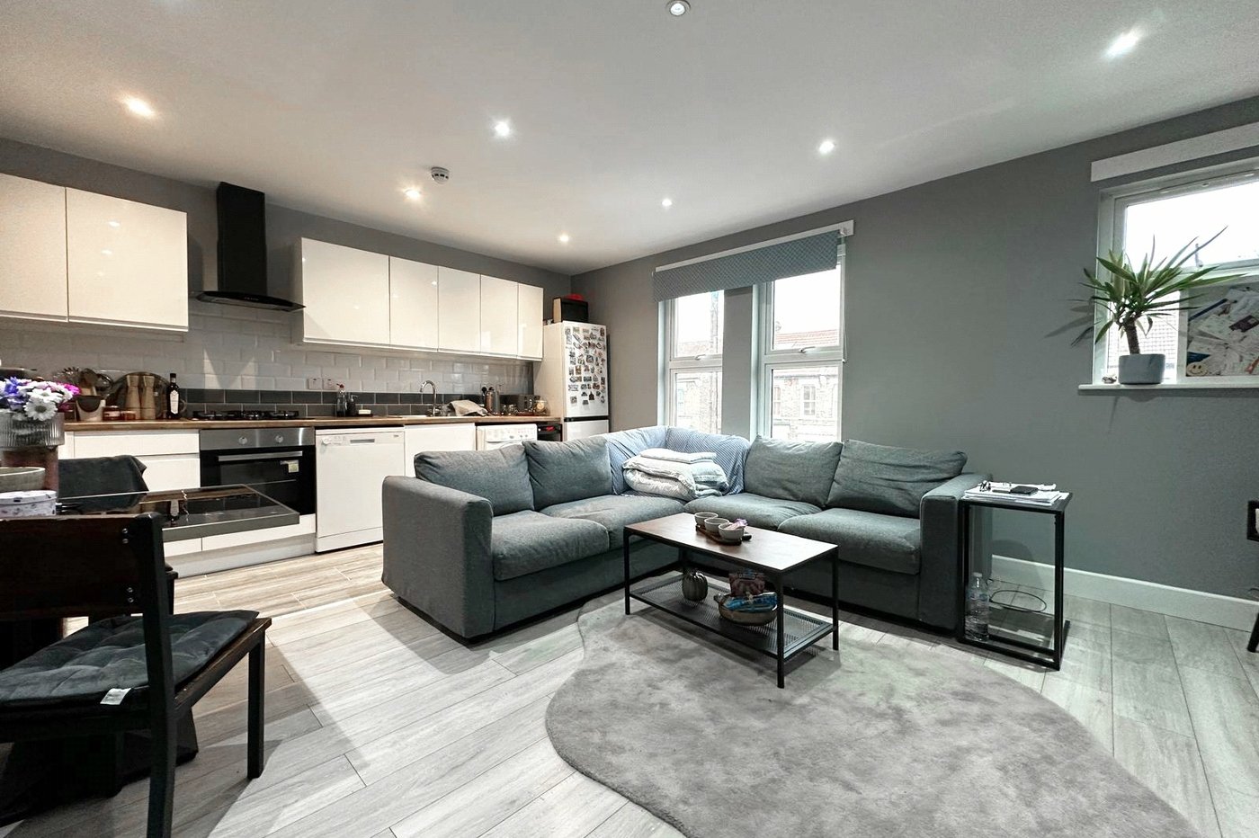 2 bedroom property for sale in London | Robinson Jackson