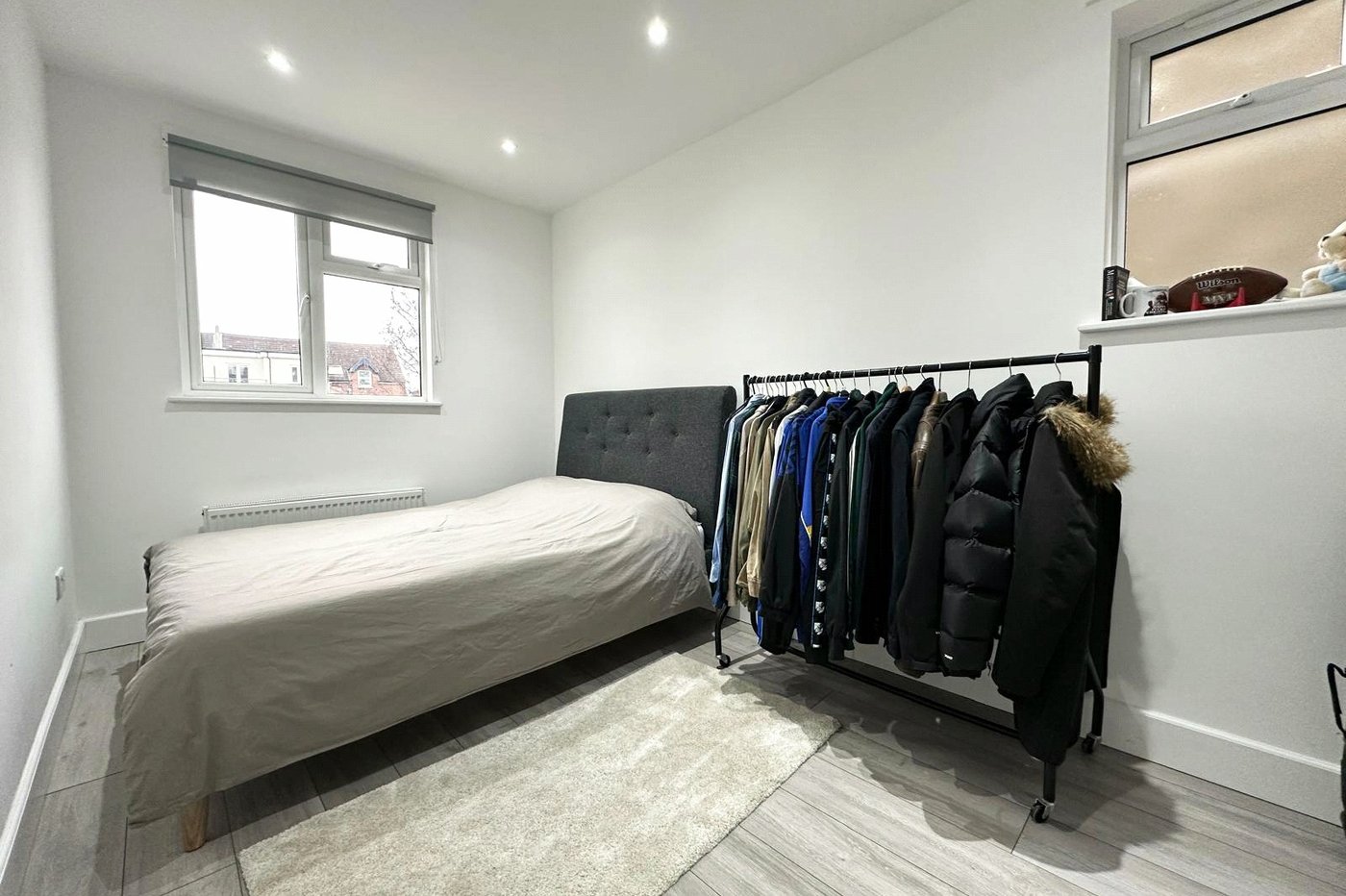 2 bedroom property for sale in London | Robinson Jackson