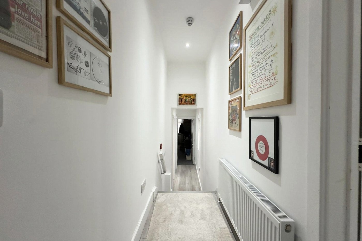 2 bedroom property for sale in London | Robinson Jackson