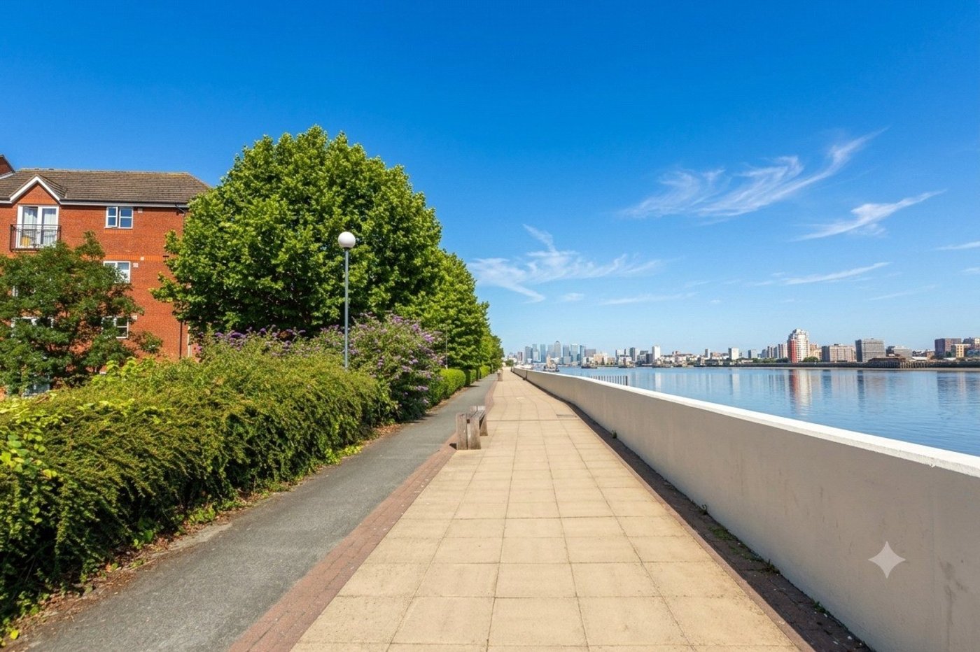 2 bedroom property for sale in Woolwich | Robinson Jackson