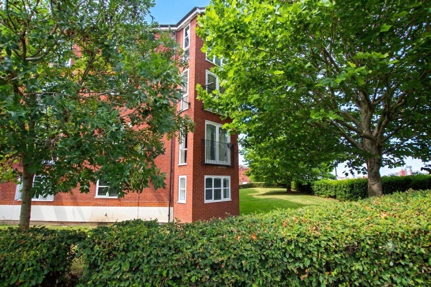 2 bedroom property for sale in Woolwich | Robinson Jackson