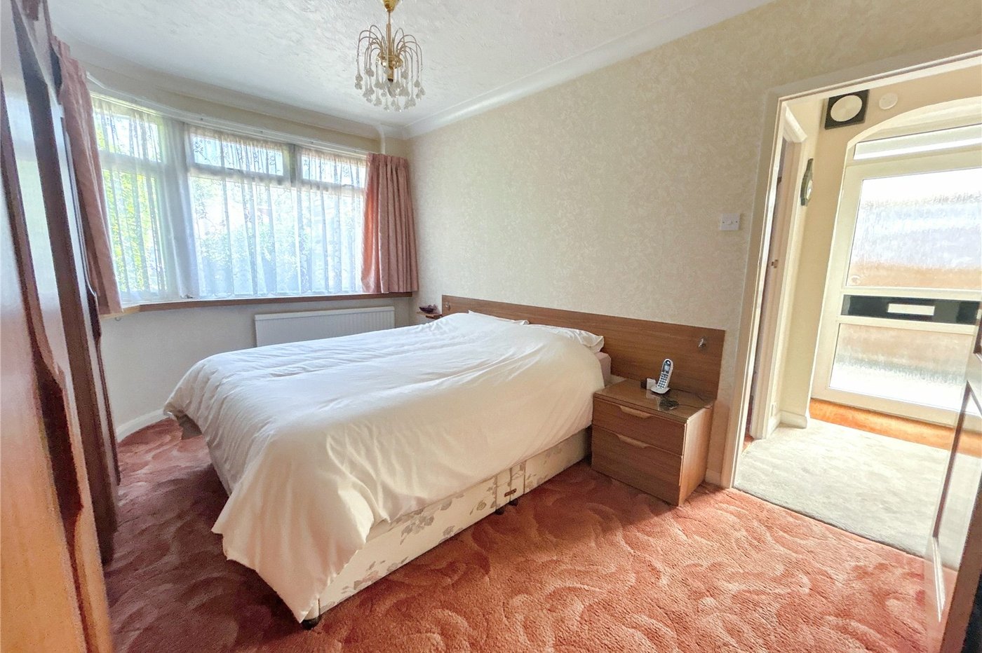 3 bedroom bungalow for sale in Sidcup | Robinson Jackson