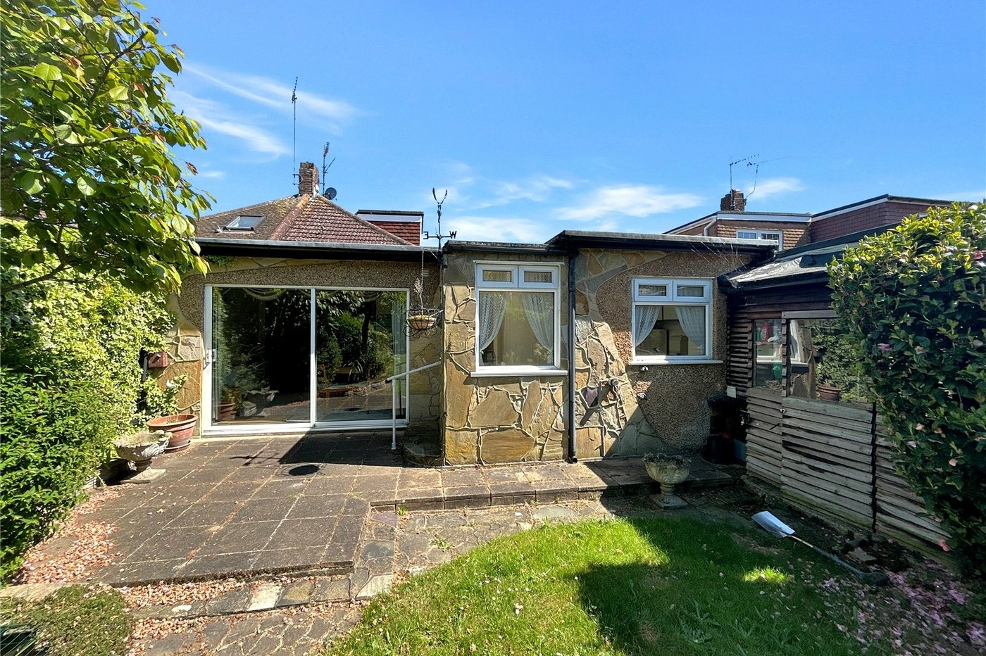 3 bedroom bungalow for sale in Sidcup | Robinson Jackson