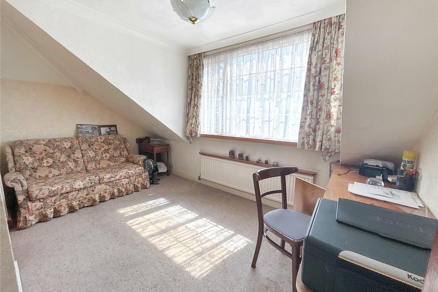 3 bedroom bungalow for sale in Sidcup | Robinson Jackson