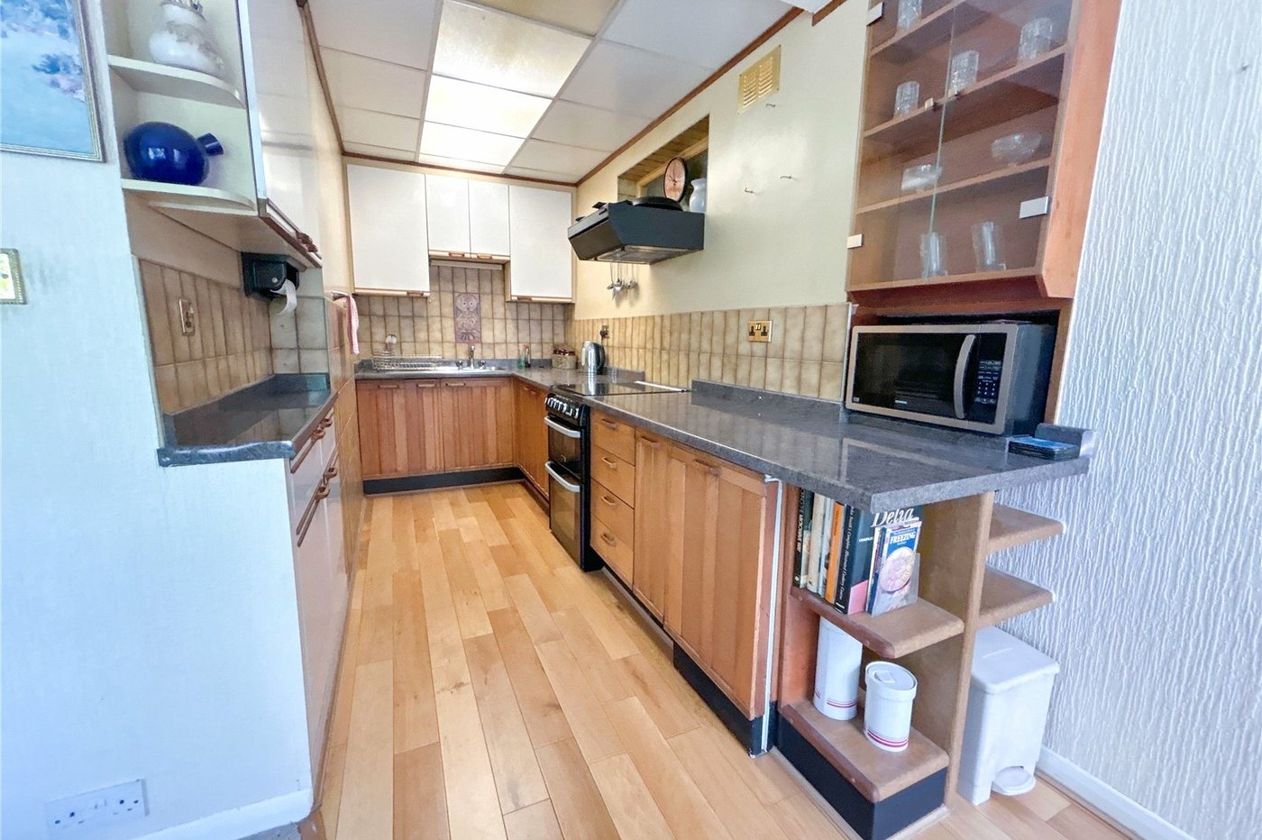 3 bedroom bungalow for sale in Sidcup | Robinson Jackson