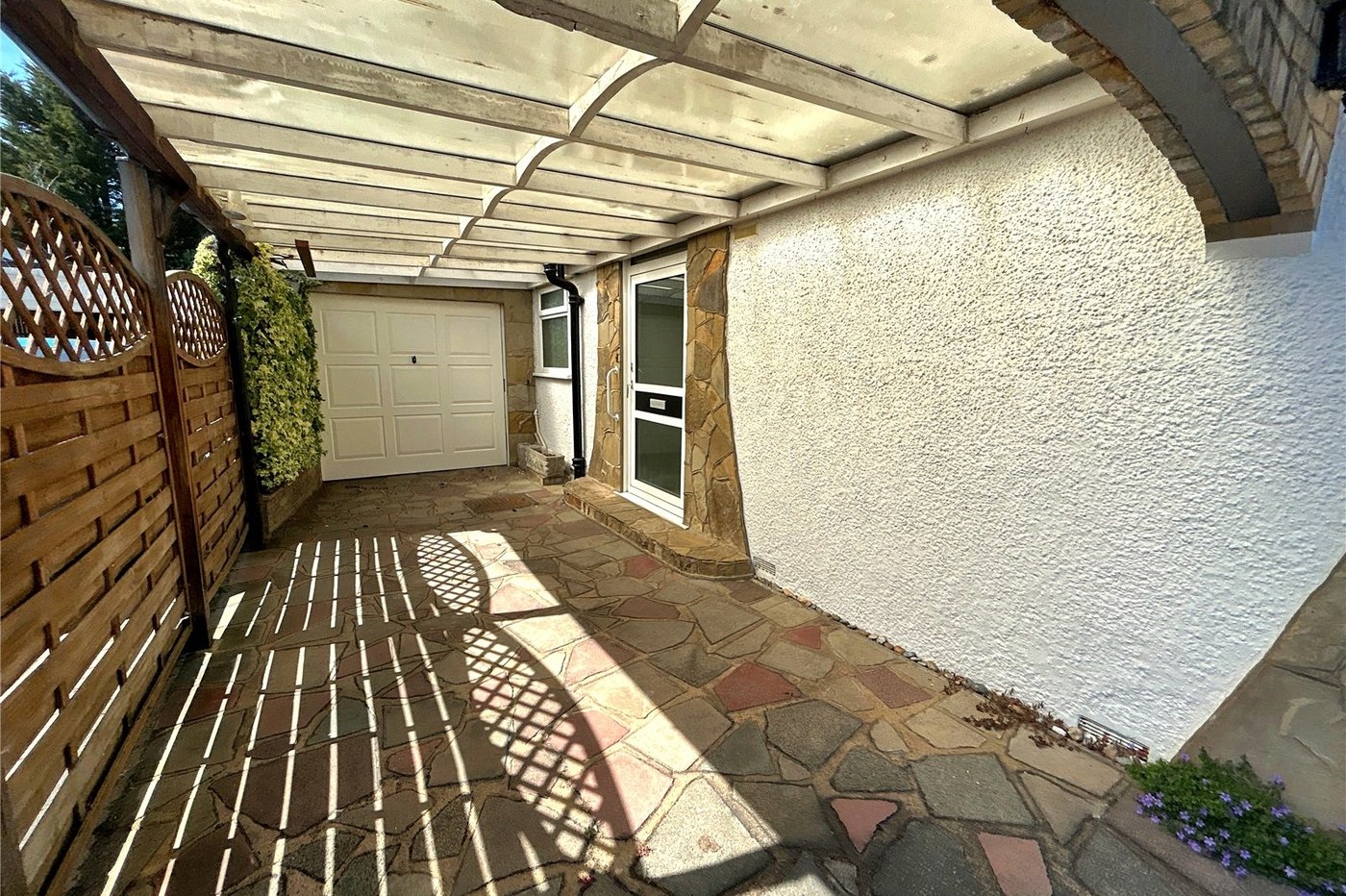 3 bedroom bungalow for sale in Sidcup | Robinson Jackson