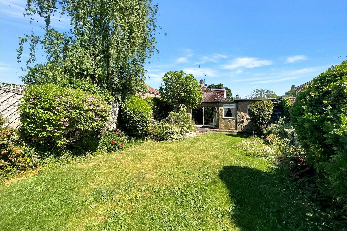 3 bedroom bungalow for sale in Sidcup | Robinson Jackson