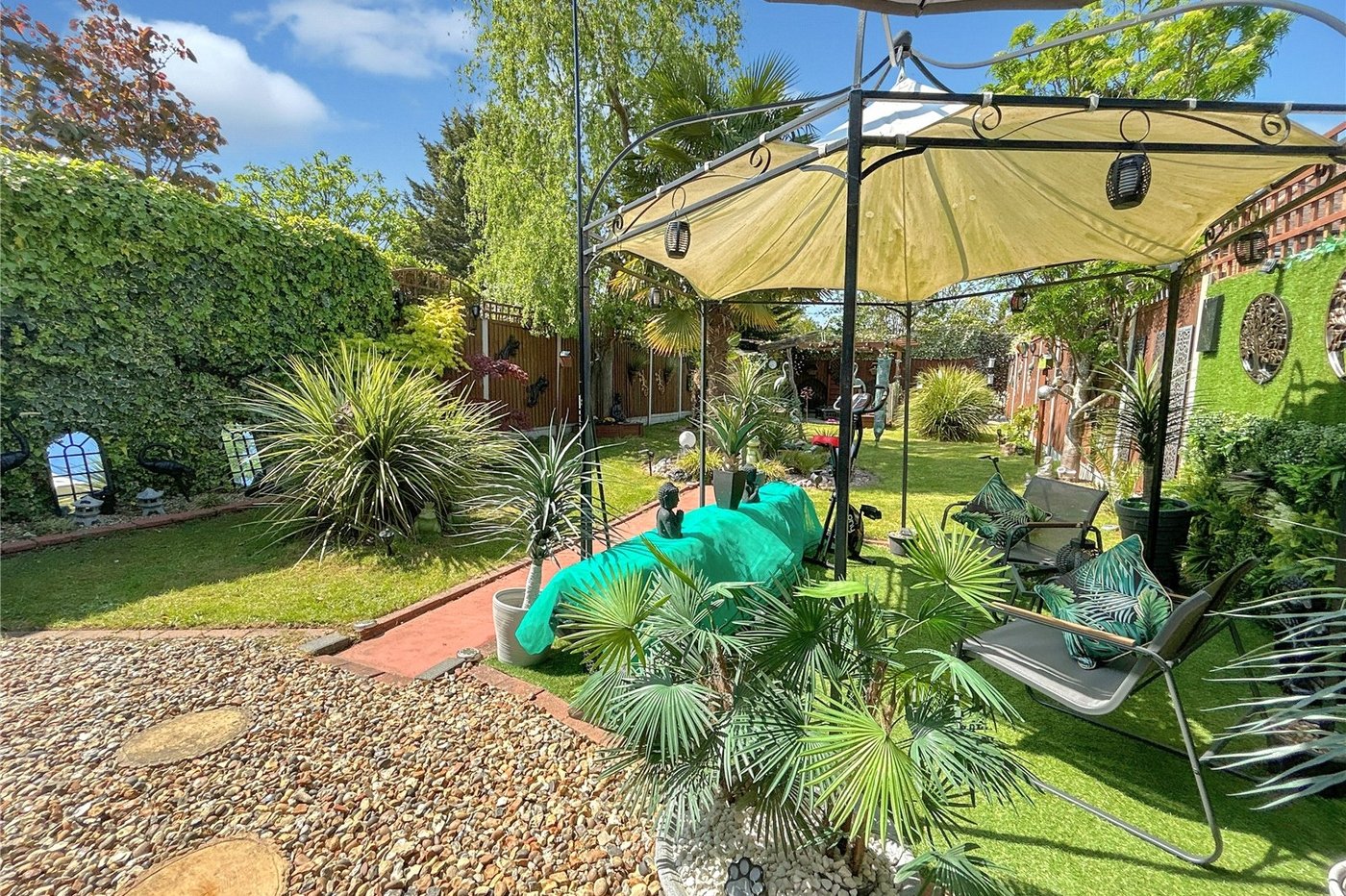 2 bedroom bungalow for sale in Sidcup | Robinson Jackson