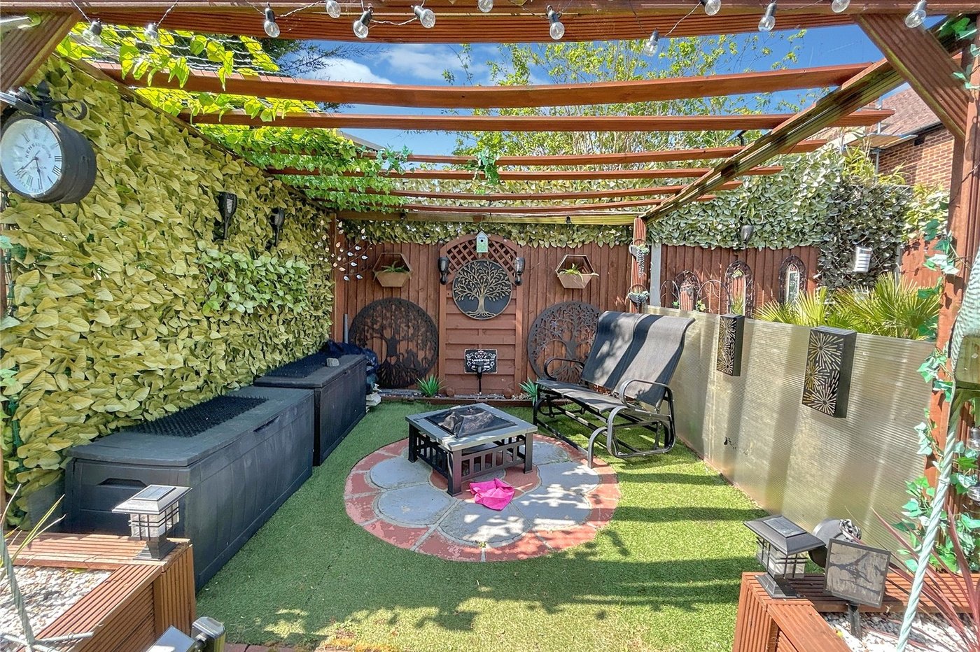 2 bedroom bungalow for sale in Sidcup | Robinson Jackson