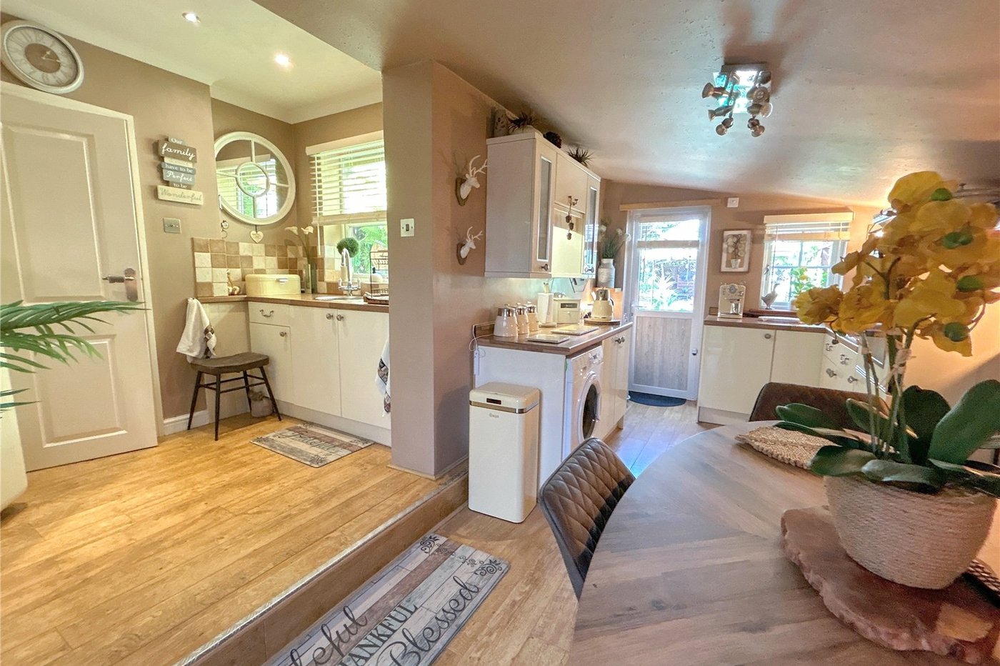 2 bedroom bungalow for sale in Sidcup | Robinson Jackson