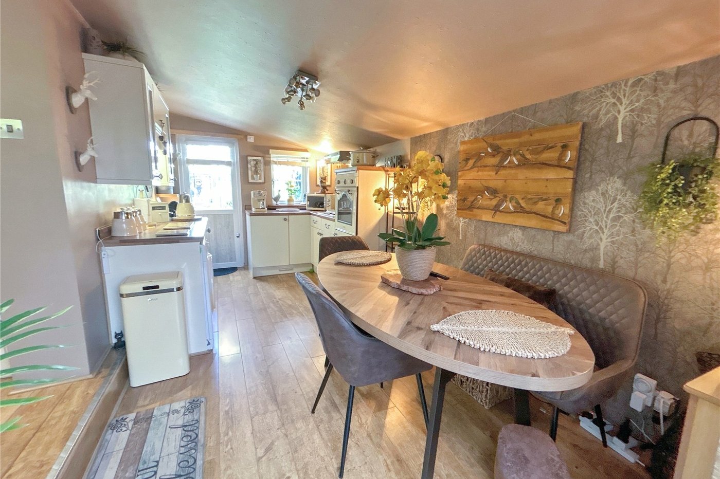 2 bedroom bungalow for sale in Sidcup | Robinson Jackson