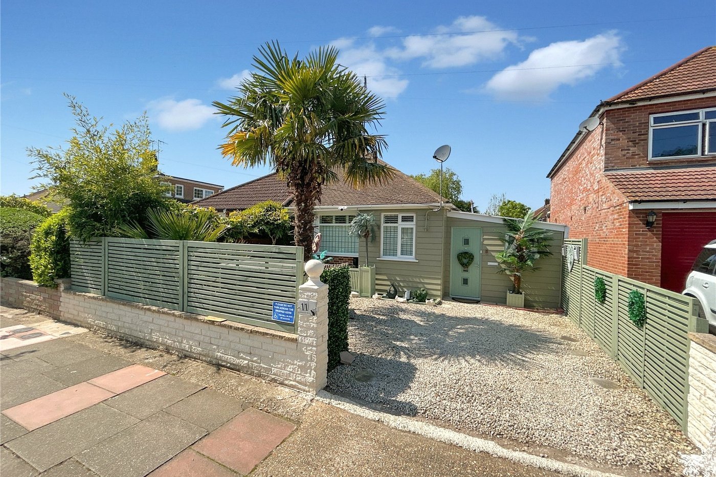 2 bedroom bungalow for sale in Sidcup | Robinson Jackson
