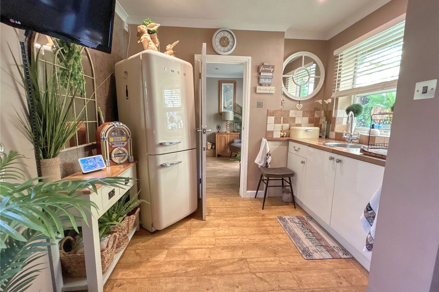 2 bedroom bungalow for sale in Sidcup | Robinson Jackson