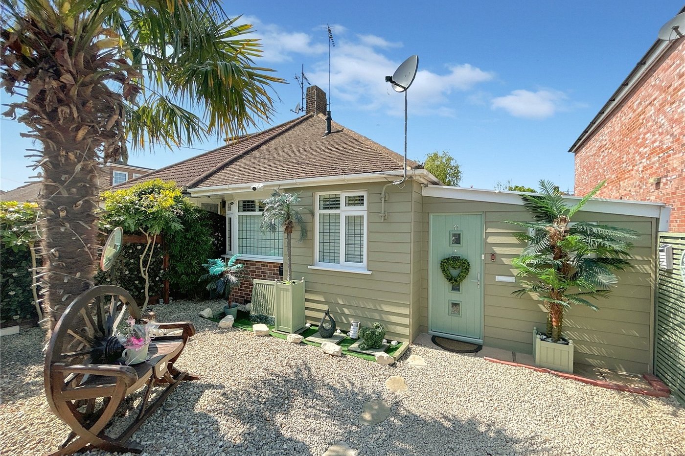 2 bedroom bungalow for sale in Sidcup | Robinson Jackson