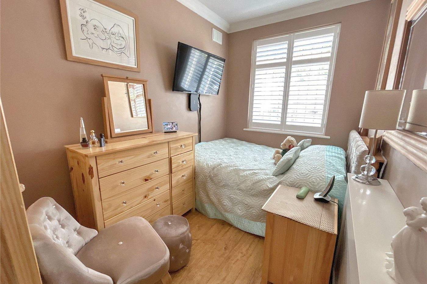 2 bedroom bungalow for sale in Sidcup | Robinson Jackson