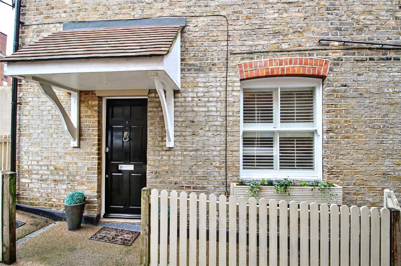 1 bedroom property for sale in St. Bartholomews Lane | Robinson Michael & Jackson