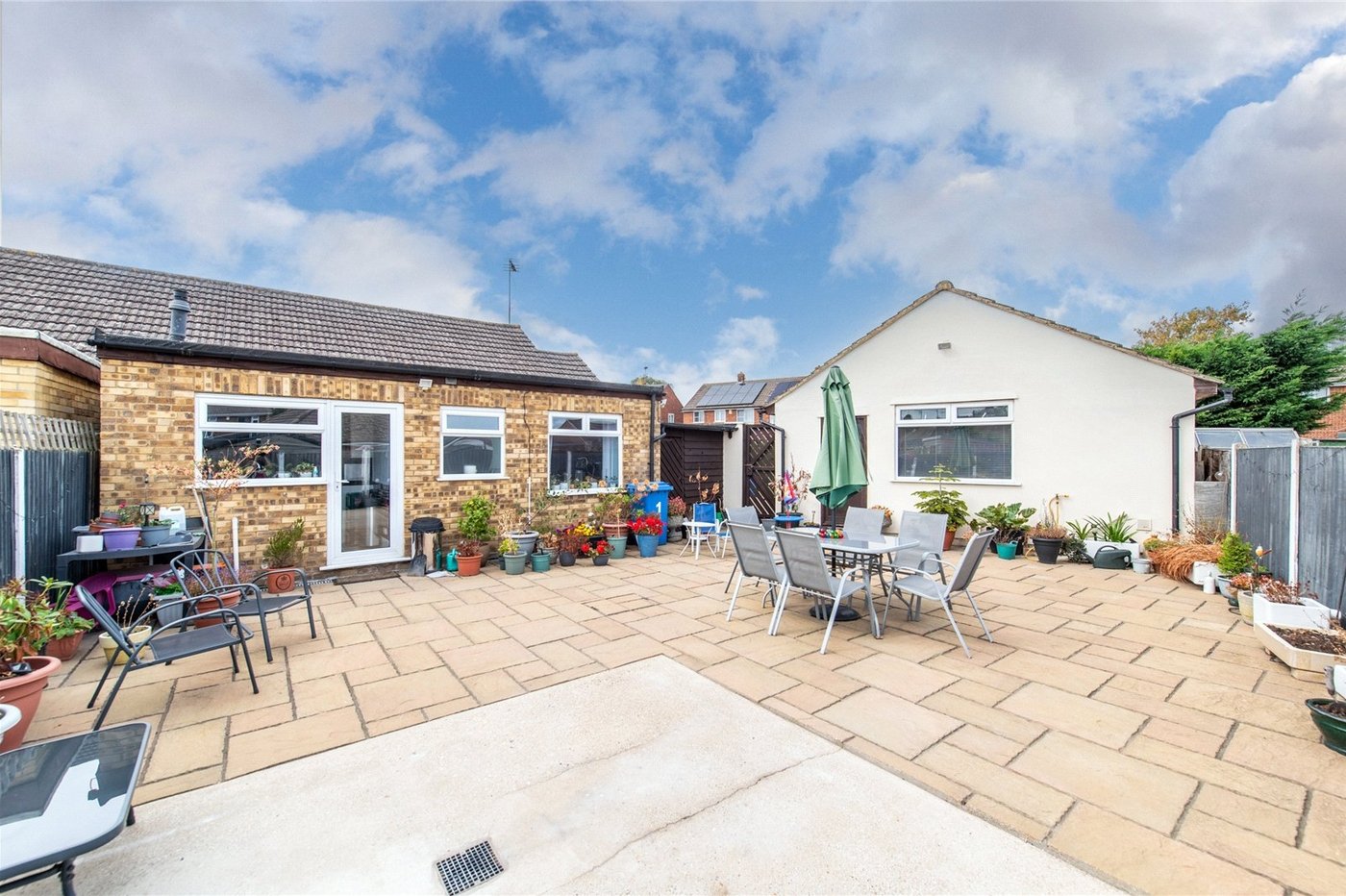 2 bedroom bungalow for sale in Sittingbourne | Robinson Michael & Jackson