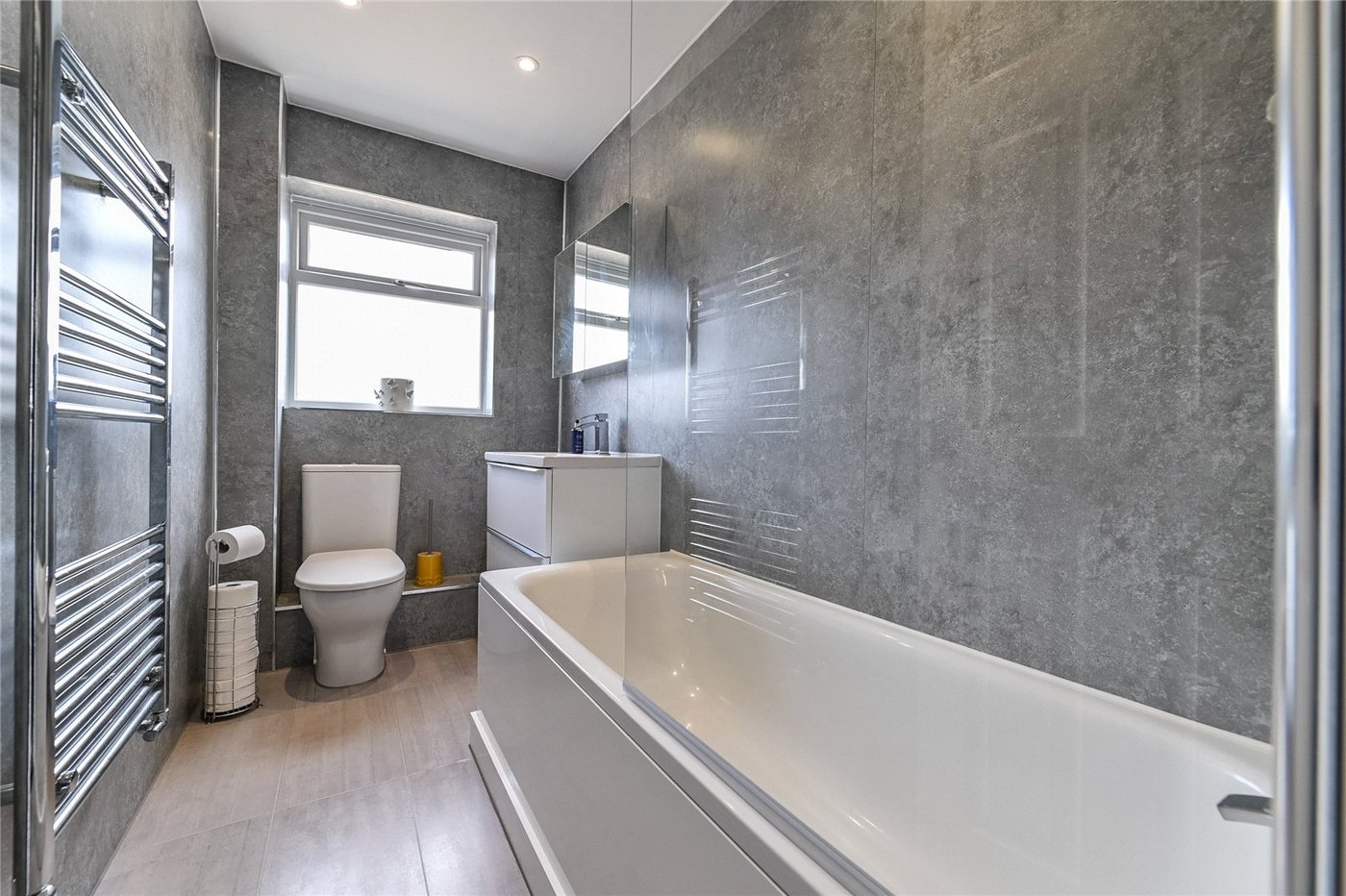 2 bedroom bungalow for sale in Sittingbourne | Robinson Michael & Jackson