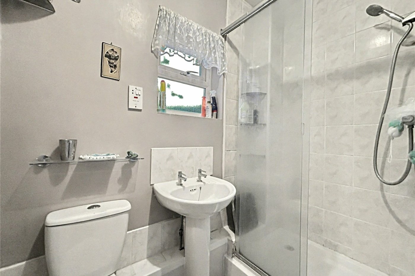 2 bedroom house for sale in Rainham | Robinson Michael & Jackson