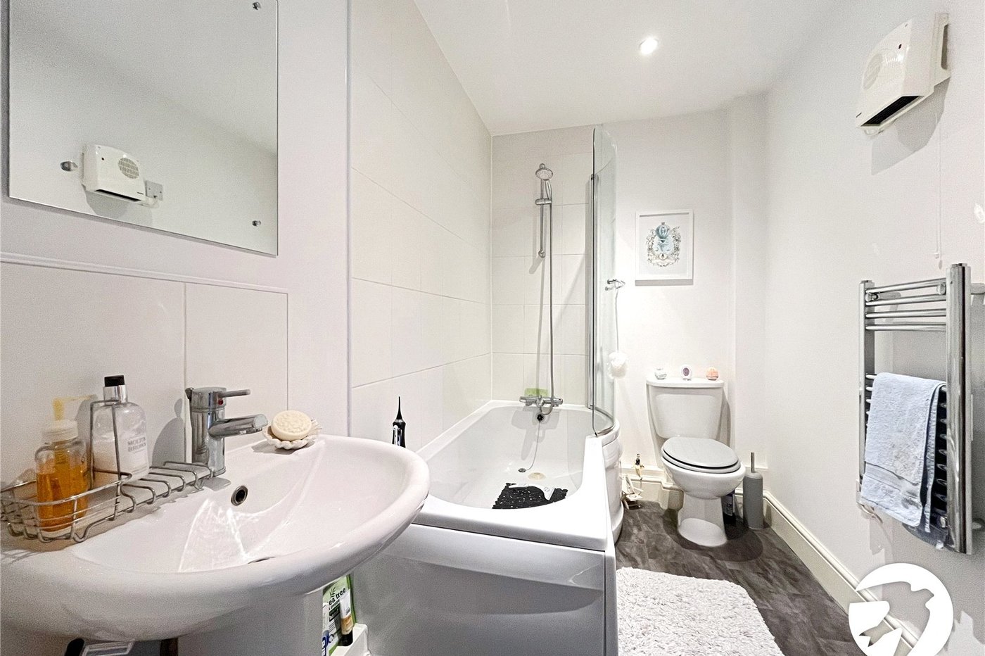 1 bedroom property for sale in 14-17 New Road | Robinson Michael & Jackson