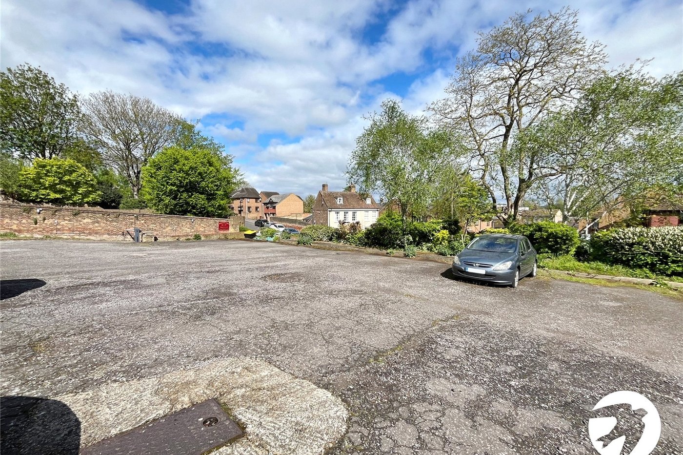 1 bedroom property for sale in 14-17 New Road | Robinson Michael & Jackson