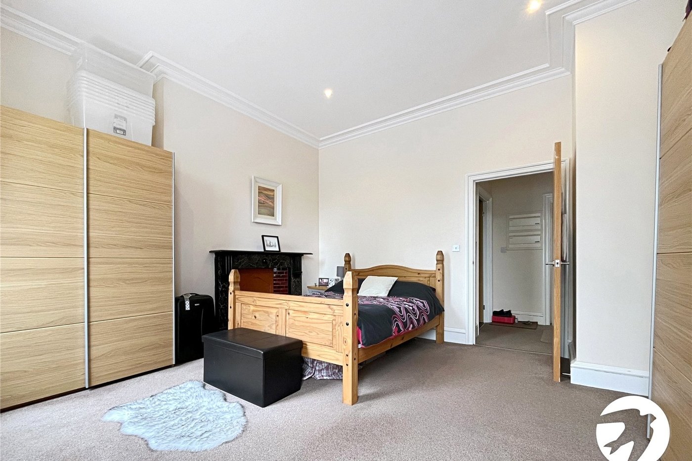 1 bedroom property for sale in 14-17 New Road | Robinson Michael & Jackson