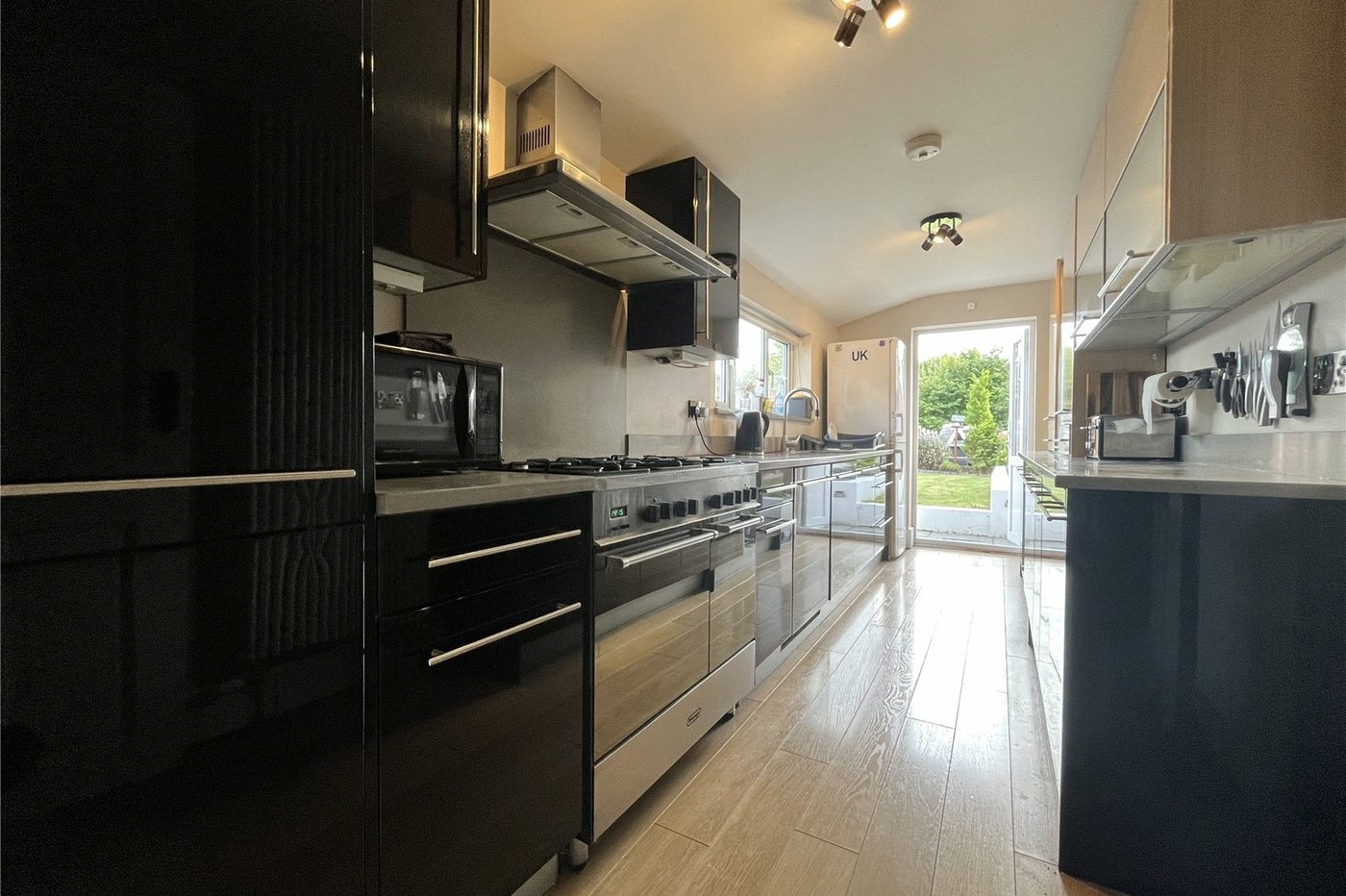 2 bedroom house for sale in Walderslade | Robinson Michael & Jackson